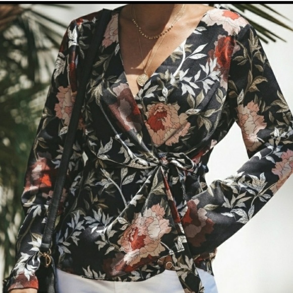 Vici Wrap Blouse- Medium - Picture 2 of 6